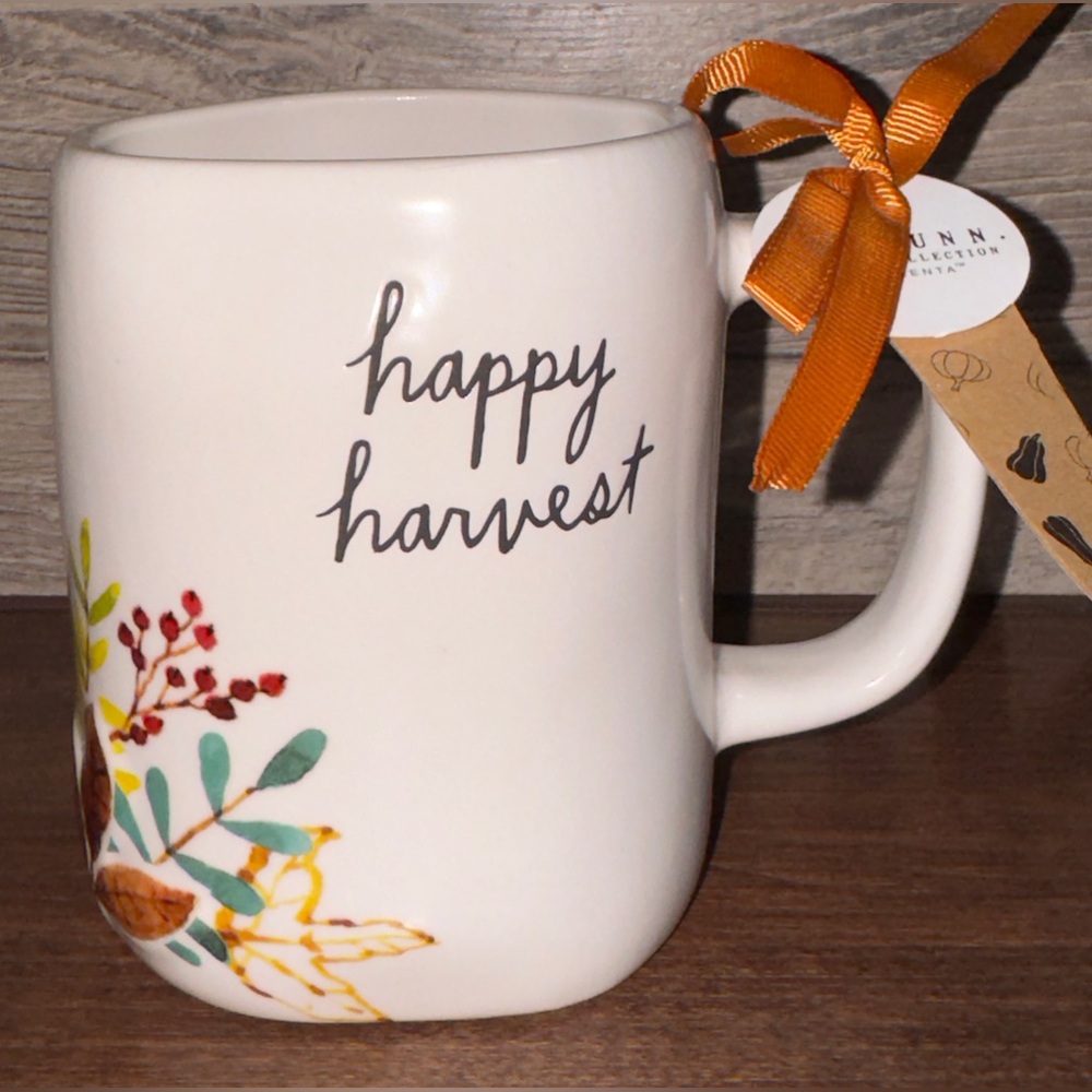 Super Cute 🥰 Happy Harvest Mug by Rae Dunn - NEW